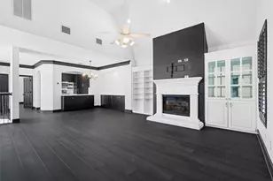 4160 Towne Green Cir, Addison, TX 75001 - Photo 22