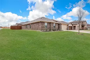 1905 Cookes Ln, Cleburne, TX 76033 - Photo 2