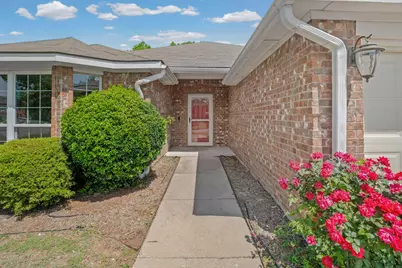 512 Baylor Drive, Greenville, TX 75402 - Photo 2