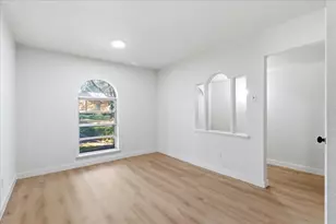 4333 Thicket Dr, Garland, TX 75043 - Photo 4