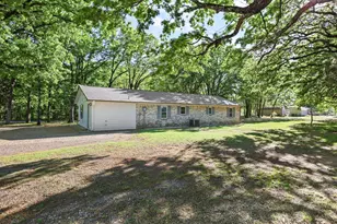 2415 N Shr Dr, Bonham, TX 75418 - Photo 30