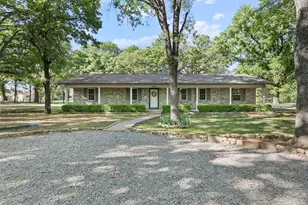 2415 N Shr Dr, Bonham, TX 75418 - Photo 2