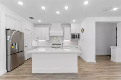 523 Cobblestone Lane, Irving, TX 75039 - Photo 4