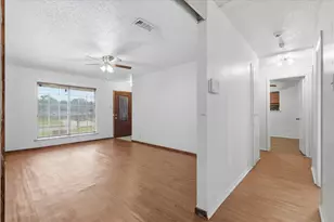 1634 Camara Ct, Grand Prairie, TX 75051 - Photo 6