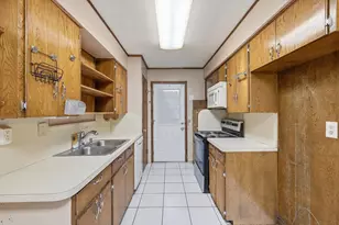 1634 Camara Ct, Grand Prairie, TX 75051 - Photo 10