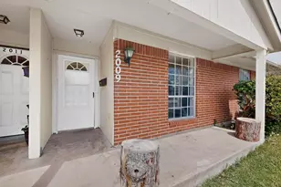 2009 Santa Anna Dr, Garland, TX 75042 - Photo 4