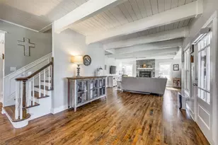 810 Kiowa Dr E, Lake Kiowa, TX 76240 - Photo 10