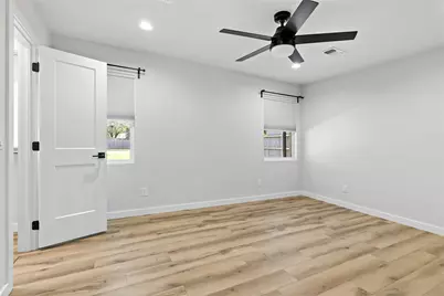 635 Margaret Street, Blossom, TX 75416 - Photo 12