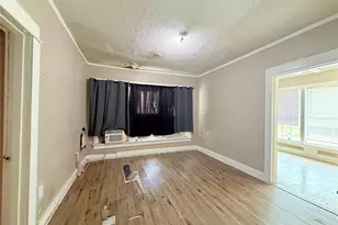900 W Central Ave, Fort Worth, TX 76164 - Photo 10