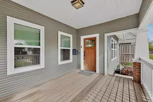 835 S Edgefield Ave, Dallas, TX 75208 - Photo 2