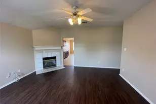 1502 Parrot Ct, DeSoto, TX 75115 - Photo 2