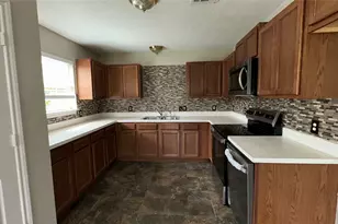 7929 Hull Ave, Dallas, TX 75216 - Photo 2