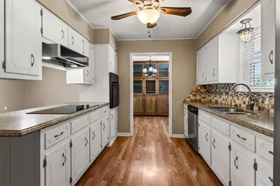 436 Topeka Drive, Woodway, TX 76712 - Photo 8