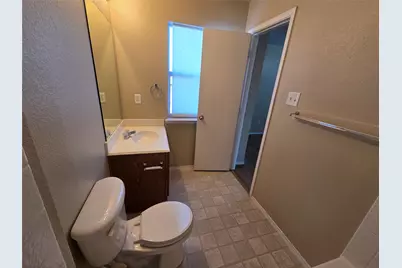 2326 Kingsway Drive, Arlington, TX 76012 - Photo 12