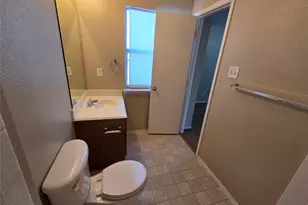 2326 Kingsway Dr, Arlington, TX 76012 - Photo 12