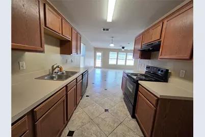 2326 Kingsway Drive, Arlington, TX 76012 - Photo 8