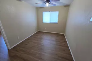 2326 Kingsway Dr, Arlington, TX 76012 - Photo 10