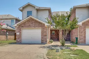 2326 Kingsway Dr, Arlington, TX 76012 - Photo 1