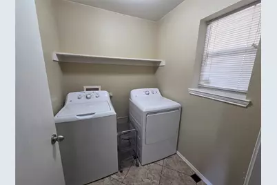 2326 Kingsway Drive, Arlington, TX 76012 - Photo 4