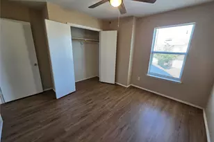 2326 Kingsway Dr, Arlington, TX 76012 - Photo 10