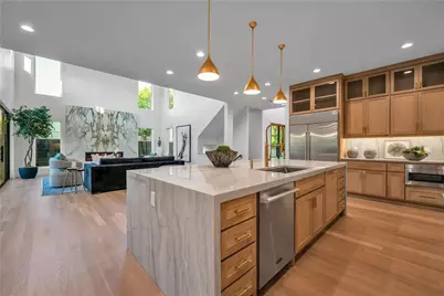 419 W Colorado Boulevard, Dallas, TX 75208 - Photo 14