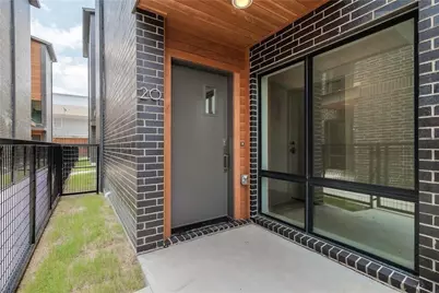 2290 N Fitzhugh Avenue #20, Dallas, TX 75204 - Photo 1