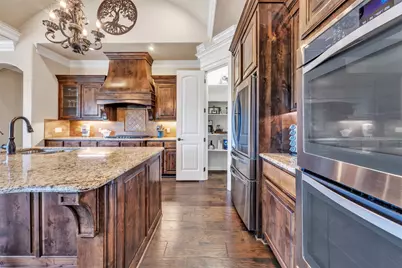 209 Martin Drive, Granbury, TX 76049 - Photo 8