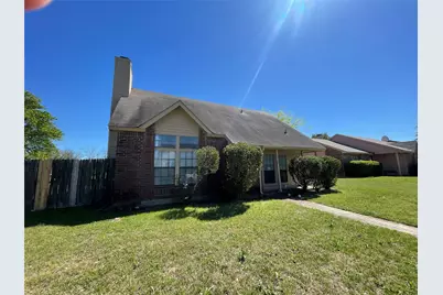 1218 Greenbriar Lane, Lancaster, TX 75146 - Photo 2