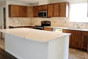 809 W Northgate Dr, Irving, TX 75062 - Photo 2