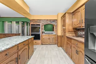 3010 Club Hill Dr, Garland, TX 75043 - Photo 10