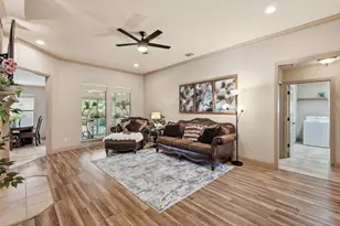 340 Merced St, Burleson, TX 76028 - Photo 8