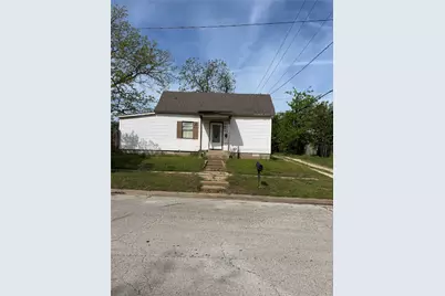 913 S Lamar Avenue, Denison, TX 75021 - Photo 1