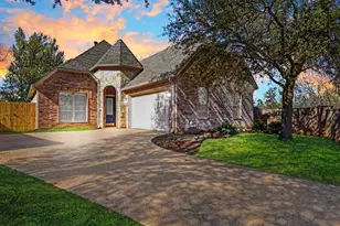 2018 Kodiak Ct, Arlington, TX 76013 - Photo 1