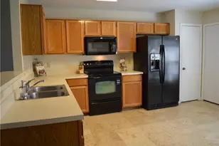 724 Lemons St, Cedar Hill, TX 75104 - Photo 2