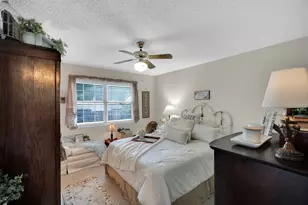 2902 Green Oaks Dr, Garland, TX 75040 - Photo 18