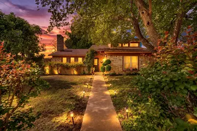 2902 Green Oaks Drive, Garland, TX 75040 - Photo 2