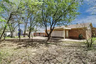 1038 Patricia Dr, Sherman, TX 75090 - Photo 18