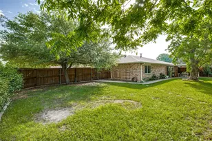 1429 Meandering Way, Garland, TX 75040 - Photo 20
