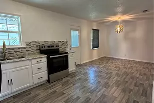 813 32nd St, Grand Prairie, TX 75050 - Photo 6