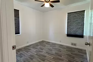 813 32nd St, Grand Prairie, TX 75050 - Photo 12