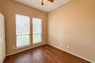 8902 Bayshore Ln, Rowlett, TX 75088 - Photo 16