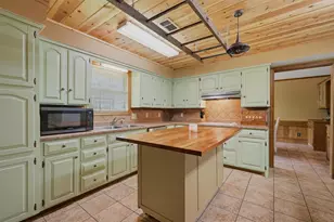 201 N Brown St, Tom Bean, TX 75489 - Photo 12