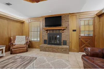 201 N Brown Street, Tom Bean, TX 75489 - Photo 10