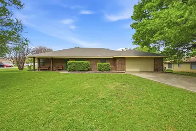 201 N Brown Street, Tom Bean, TX 75489 - Photo 2