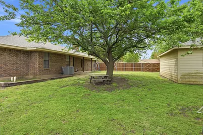 201 N Brown Street, Tom Bean, TX 75489 - Photo 28