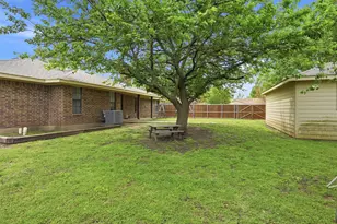 201 N Brown St, Tom Bean, TX 75489 - Photo 28
