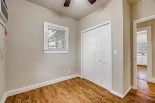 913 W Day St, Denison, TX 75020 - Photo 16