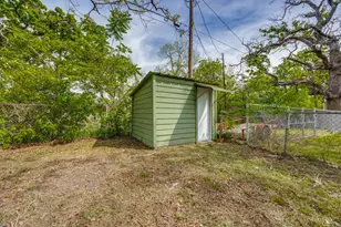 913 W Day St, Denison, TX 75020 - Photo 20