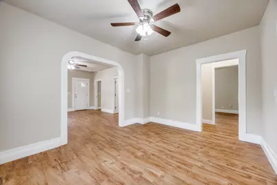 913 W Day Street, Denison, TX 75020 - Photo 4