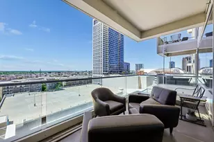 2408 Victory Park Ln, Dallas, TX 75219 - Photo 4